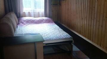 Фото номера Бюджетный двухместный номер с 1 кроватью Гостевой дом База отдыха на реке Шаке г. Головинка 2